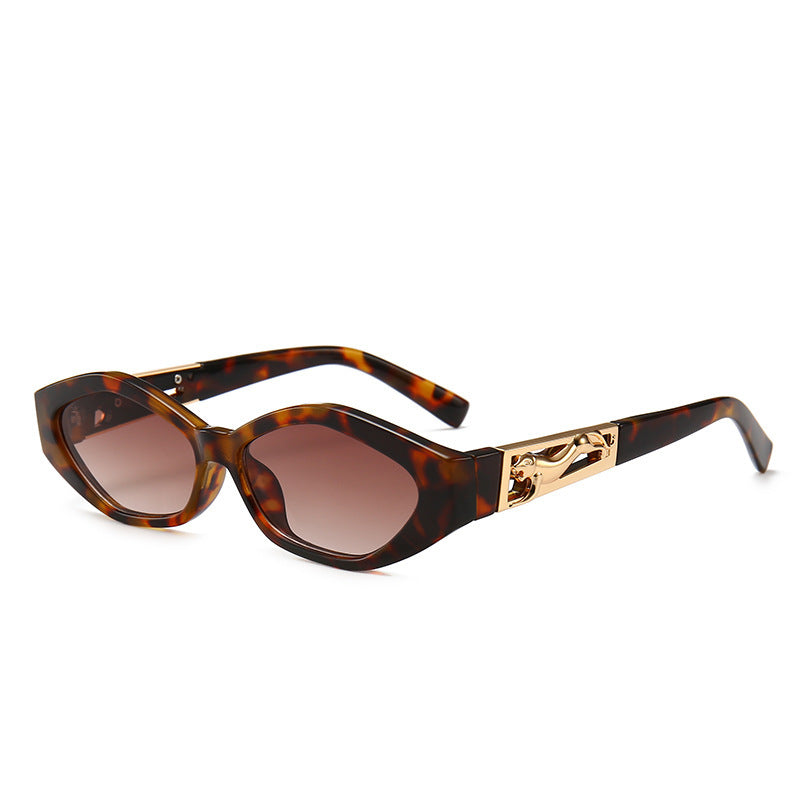 Classy Angular Cat-eye Sunglasses - Modern Retro Temples In The Shape Of A Jumping Cheetah