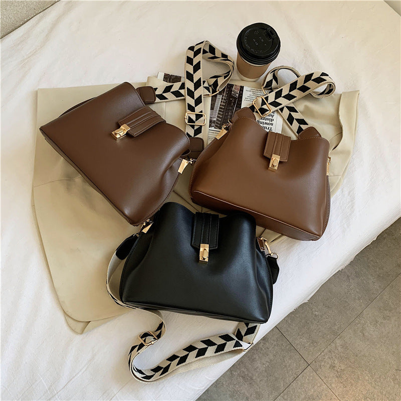 Wide Shoulder Strap Bucket Bag - Single Shoulder Diagonal Bag