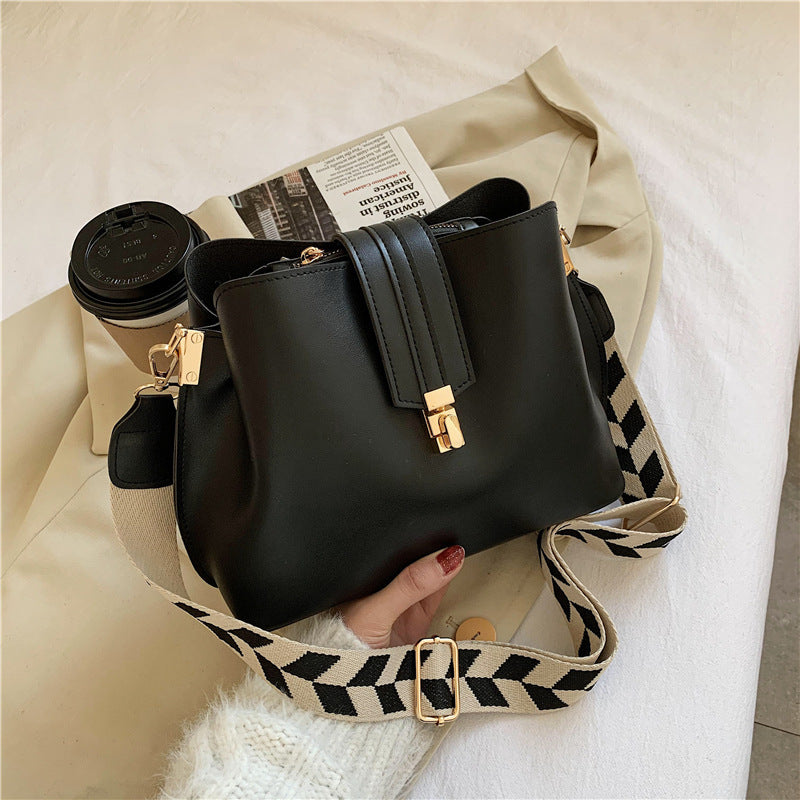 Wide Shoulder Strap Bucket Bag - Single Shoulder Diagonal Bag