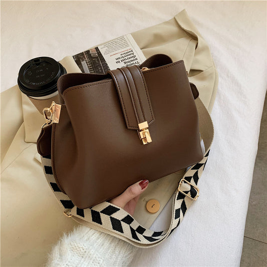 Wide Shoulder Strap Bucket Bag - Single Shoulder Diagonal Bag