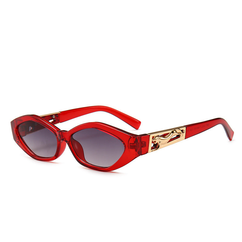 Classy Angular Cat-eye Sunglasses - Modern Retro Temples In The Shape Of A Jumping Cheetah