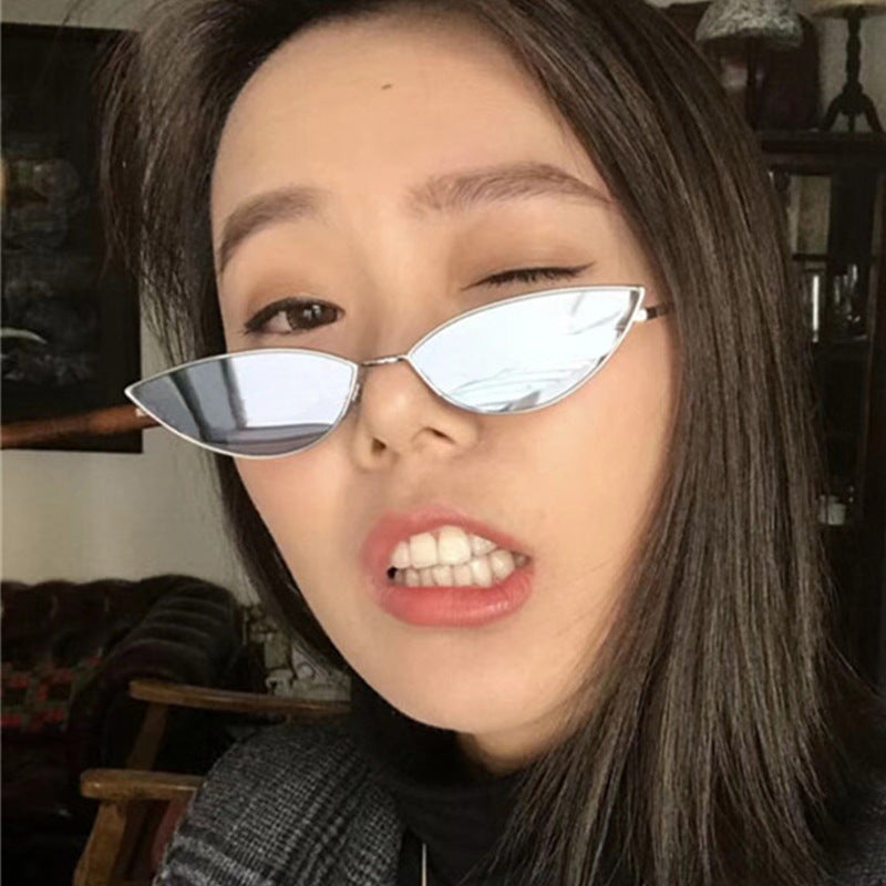 Cute Sexy Retro Cat Eye Sunglasses - Women Metal Triangle Vintage Cat eye Sun Glasses Female