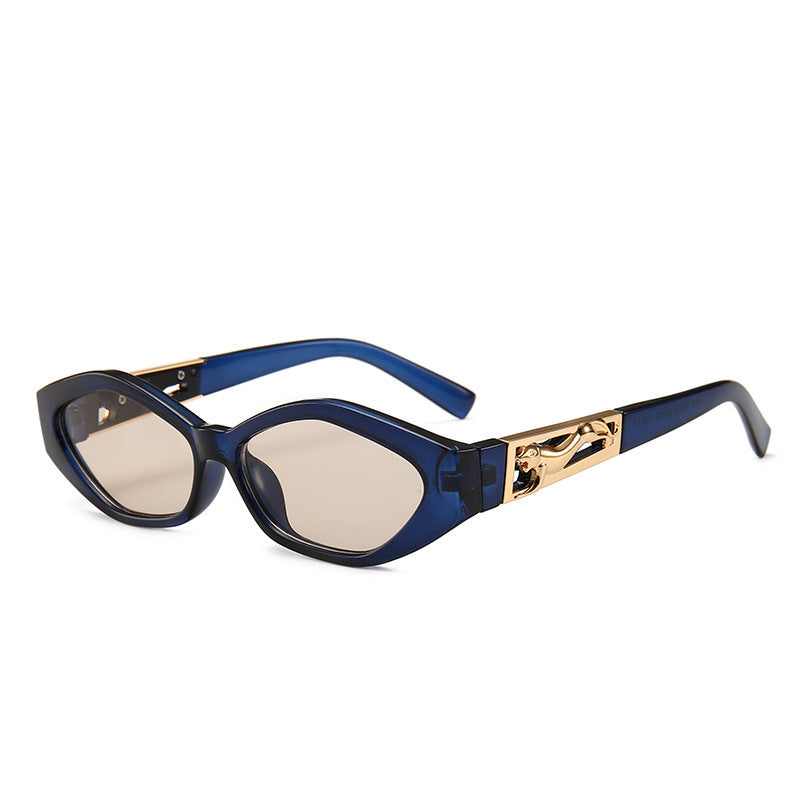 Classy Angular Cat-eye Sunglasses - Modern Retro Temples In The Shape Of A Jumping Cheetah
