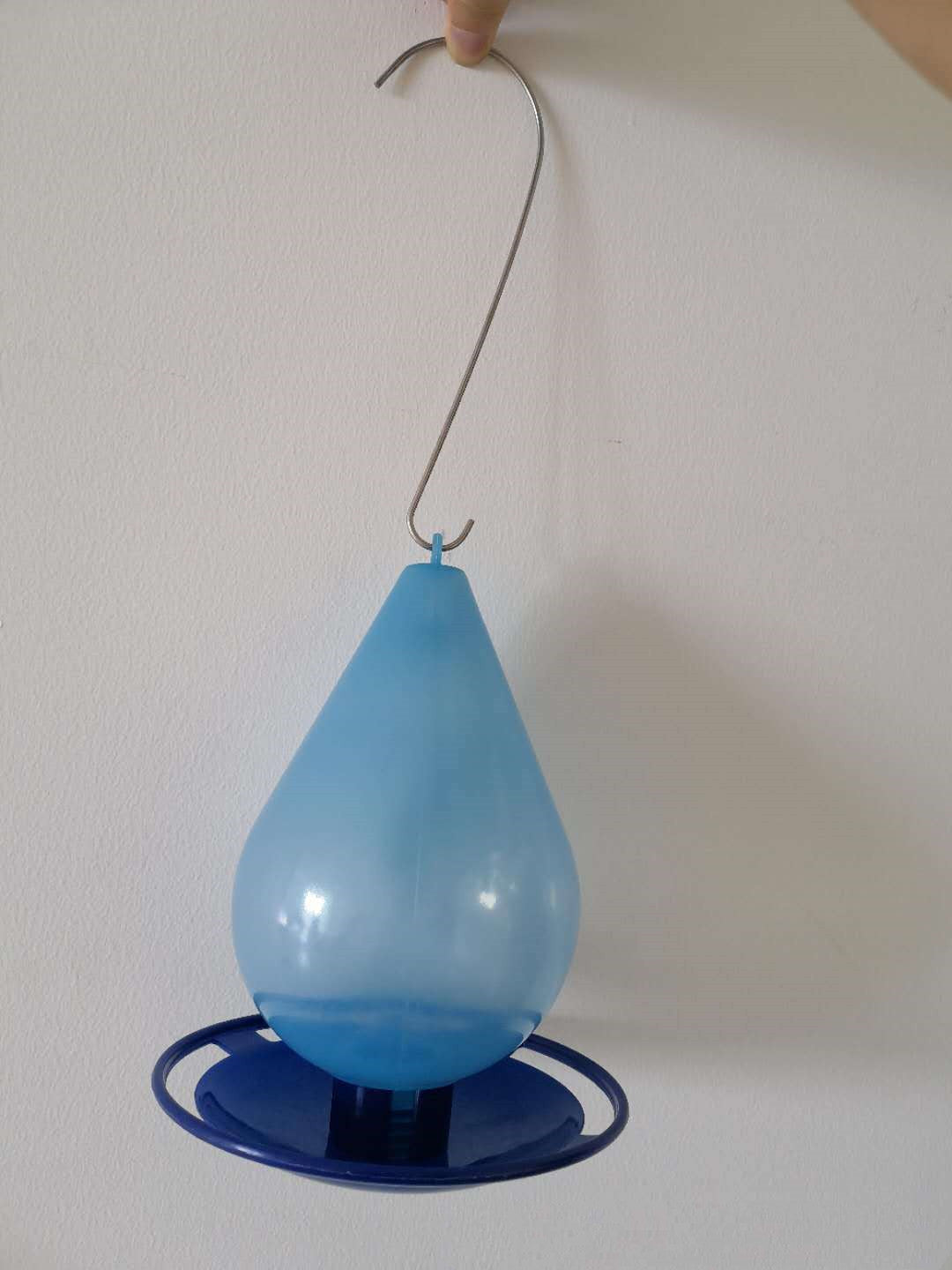 Durable Water Drop Shape Bird Feeder - Simple & Effective Garden Feeder