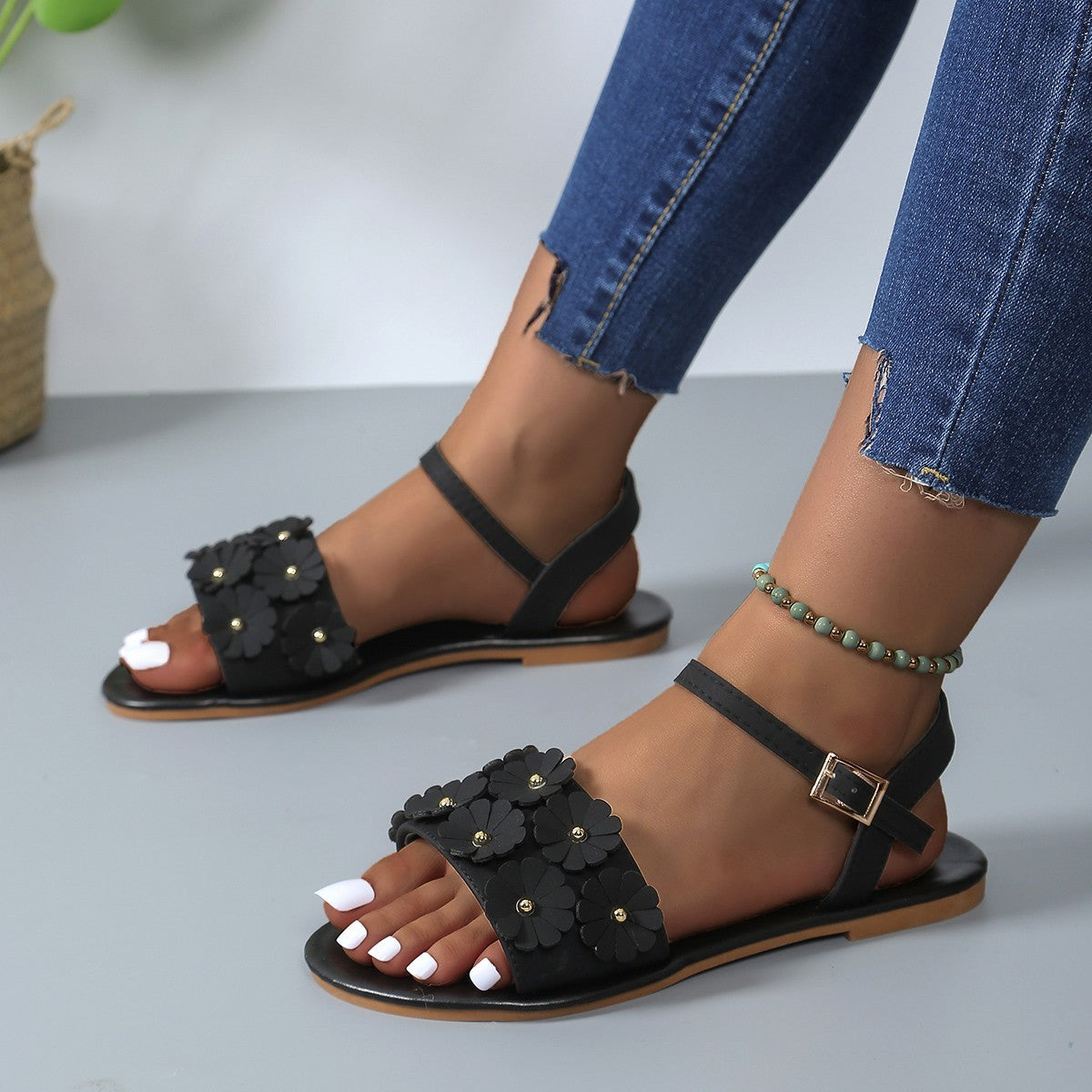 Retro Flowers Sandals - Summer Casual Versatile Round Toe Buckle Flat Beach Shoes For Women New Roman Shoes