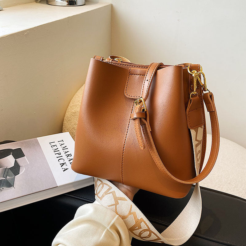 French Minority Design - Simple Wide Shoulder Strap Bucket Bags Female