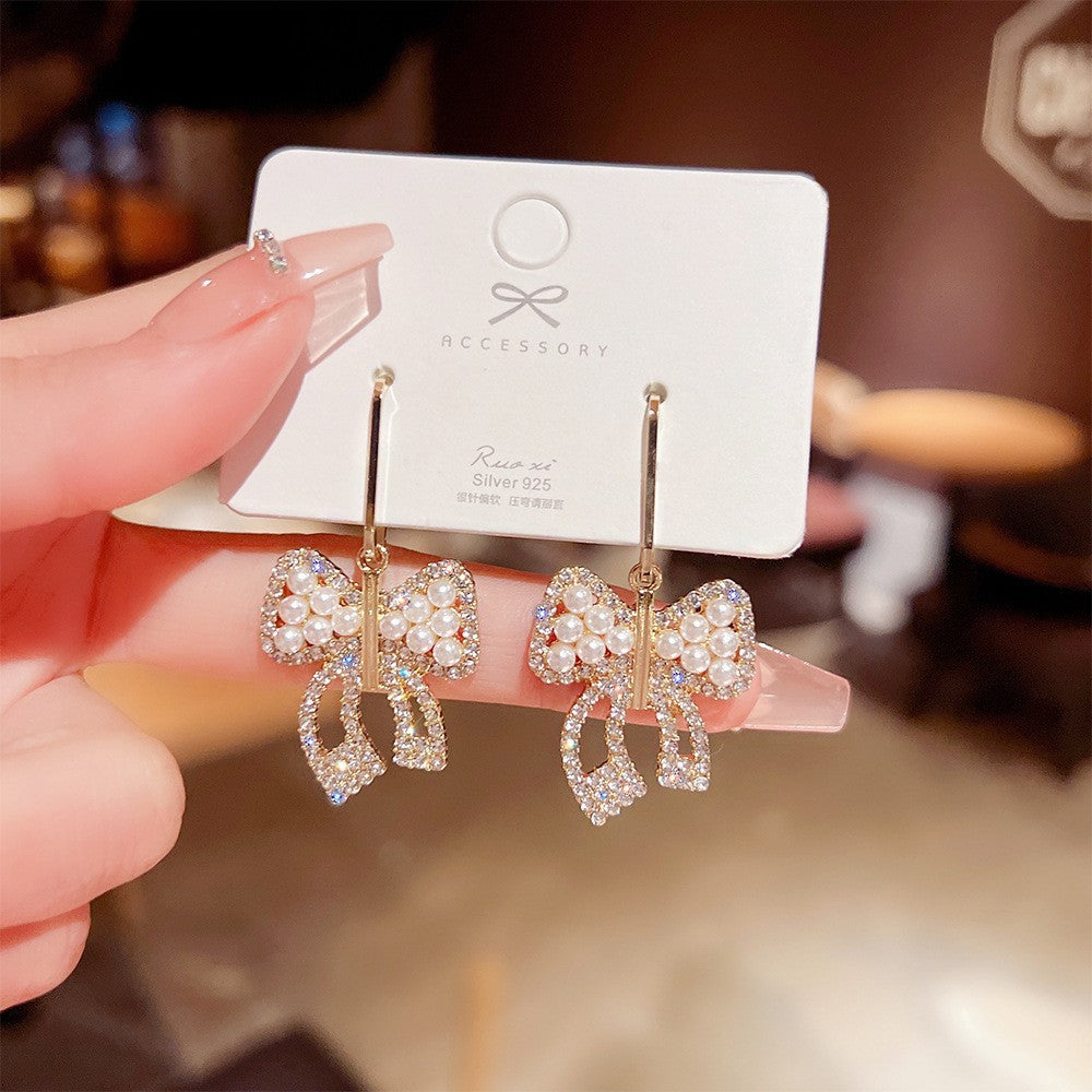 Sterling Silver Needle Light Luxury Pearl Earrings - Graceful Personality