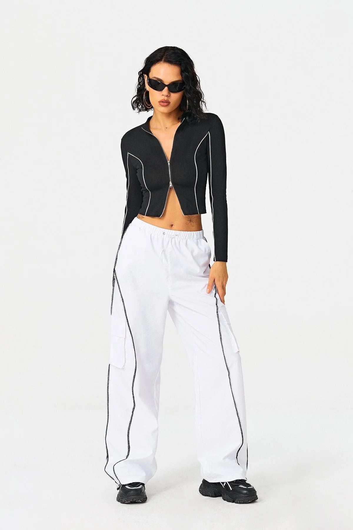 Women's Contrasting Line Standing Collar Wears Knitted Shirts