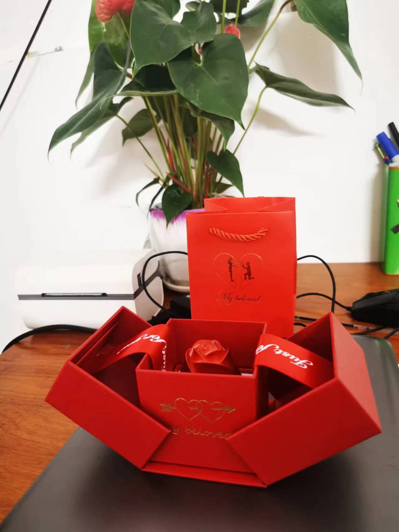 100 Languages "I Love You" Projection Necklace โ Heart-Shaped Rose Gold Pendant