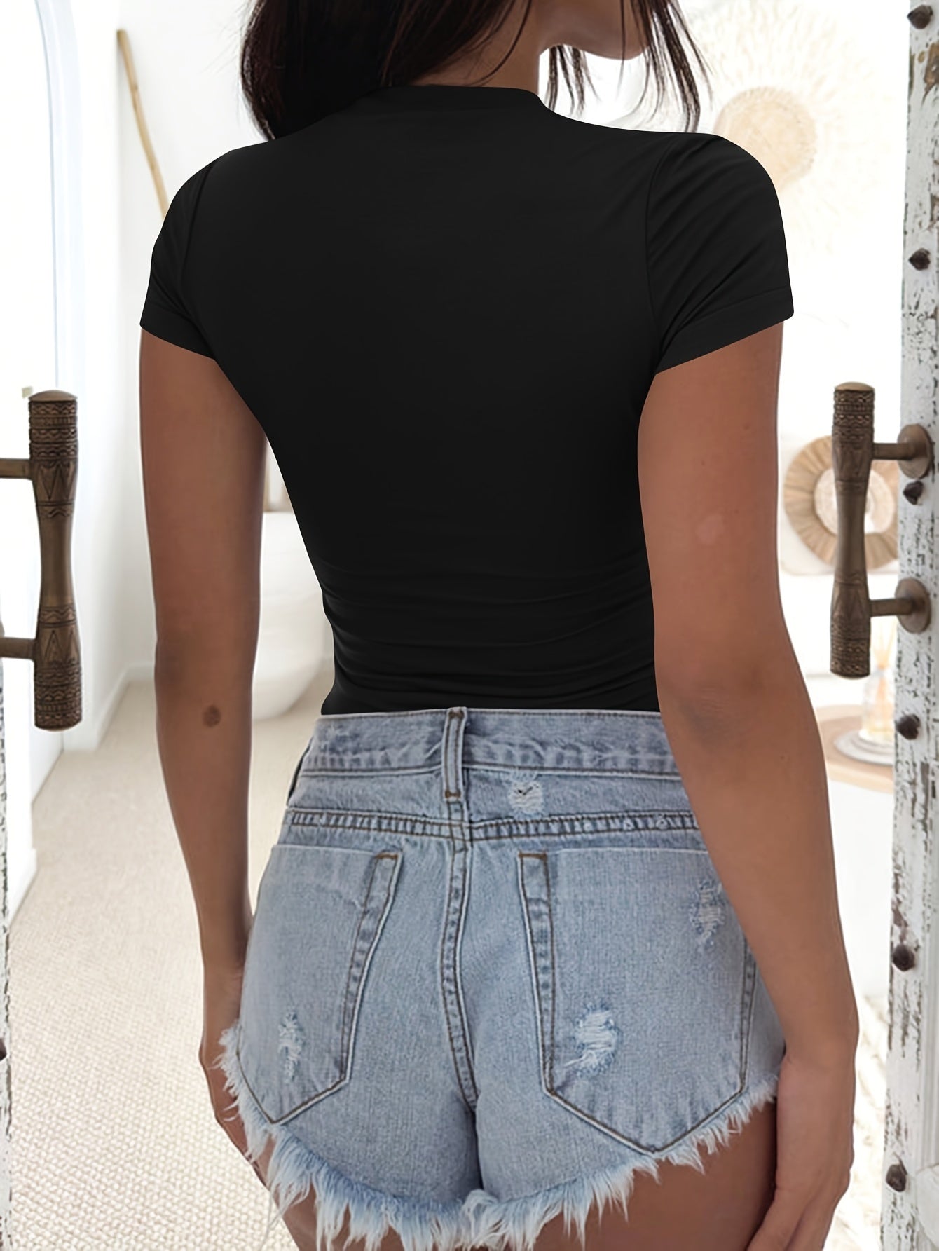 2 Piece Set Of Women's Short Sleeve Y2K Slim Fit Fashion Short Sleeve V-Neck T-Shirt