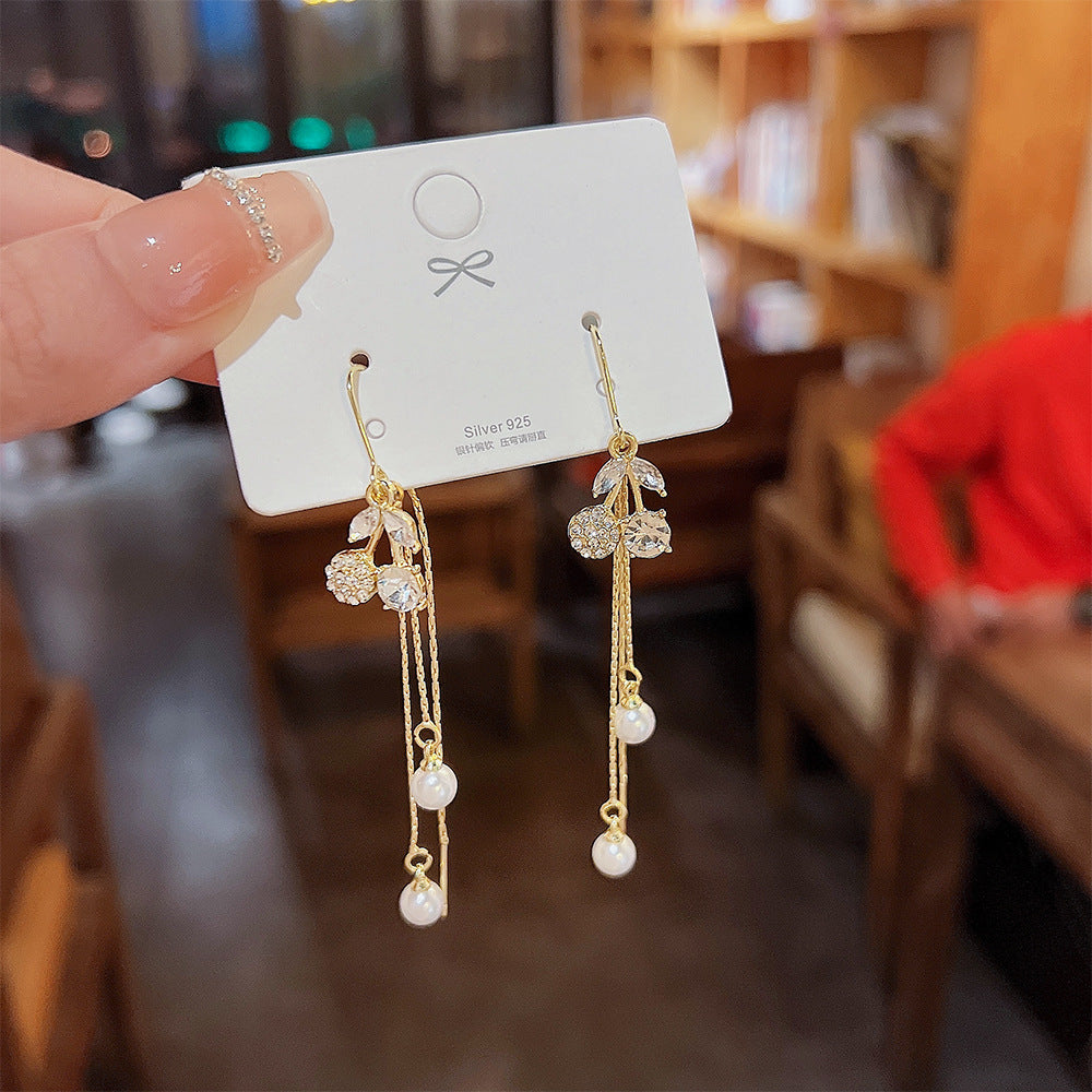 Sterling Silver Needle Light Luxury Pearl Earrings - Graceful Personality