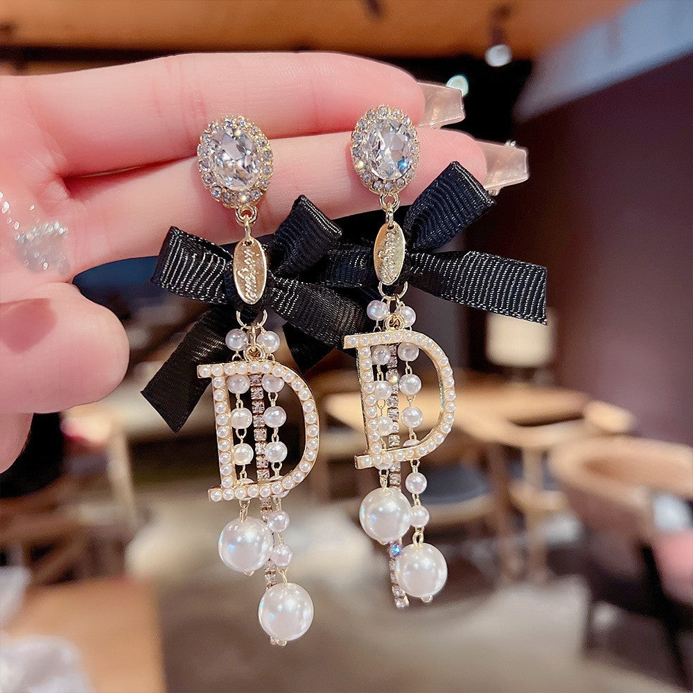 Sterling Silver Needle Light Luxury Pearl Earrings - Graceful Personality