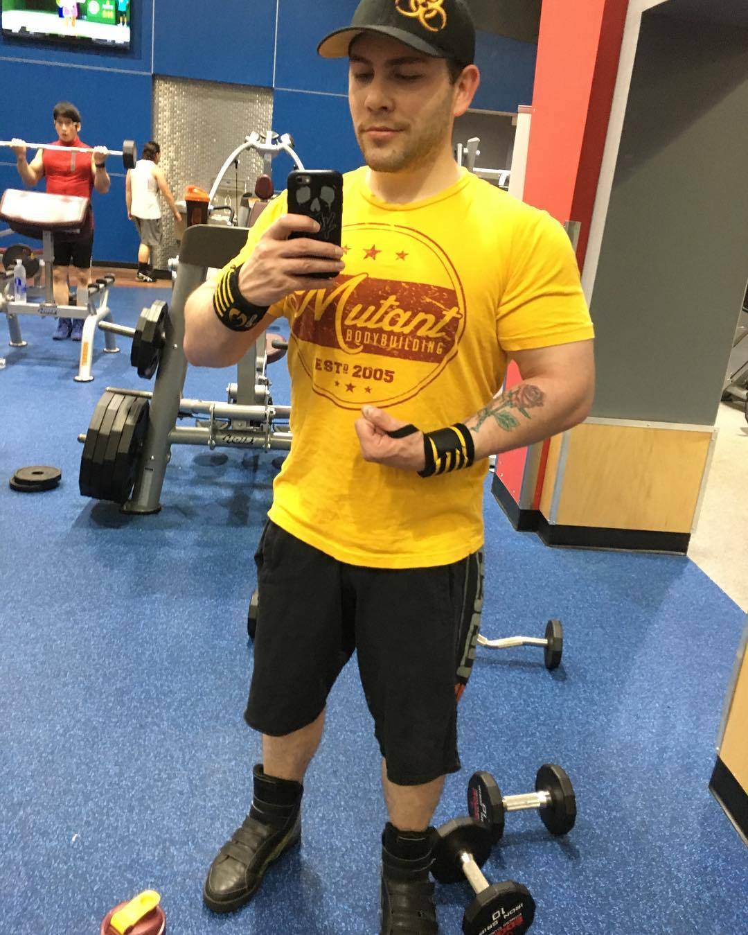New Short Sleeve Clothing - Tight T-shirt Men's Gyms Fitness