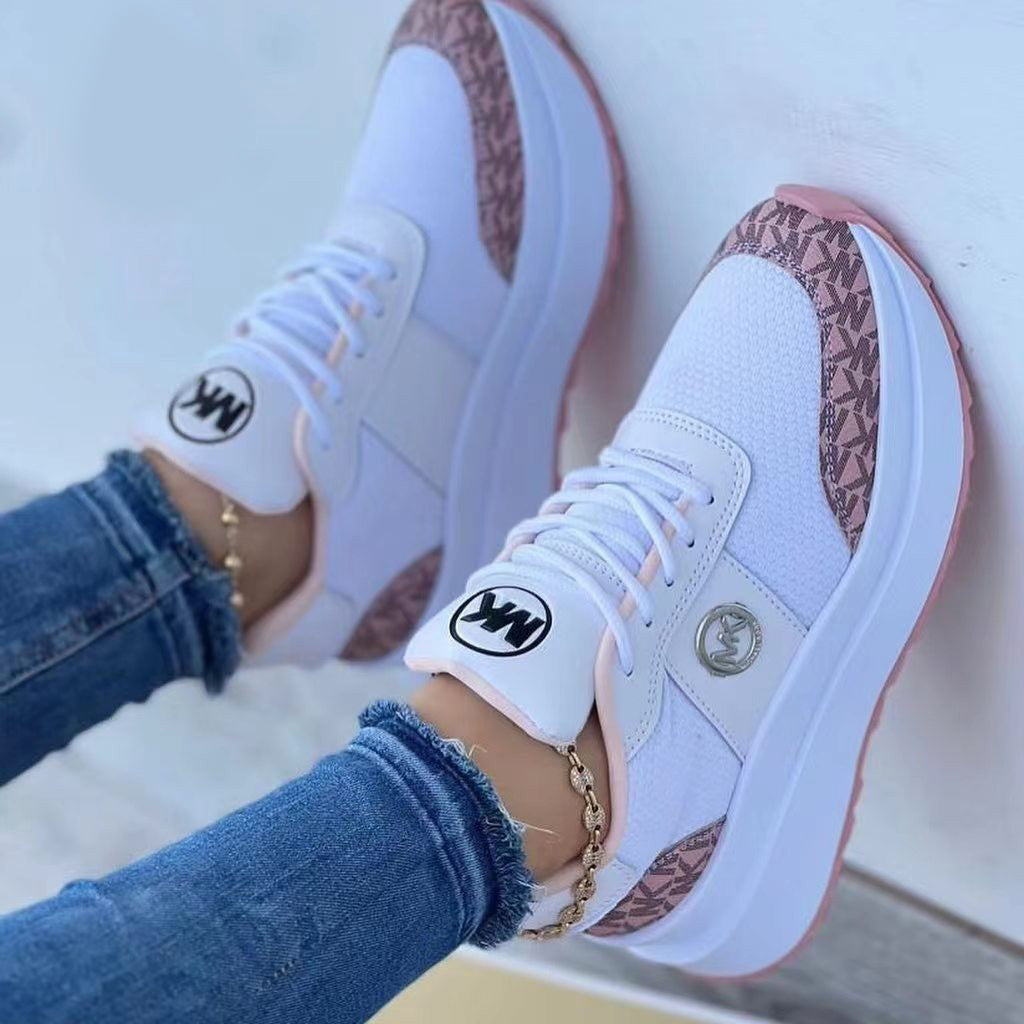 Casual lace-up sports shoes