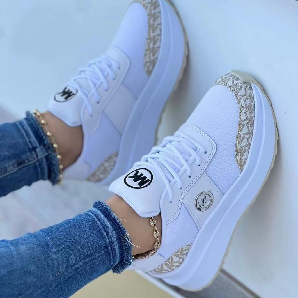 Casual lace-up sports shoes