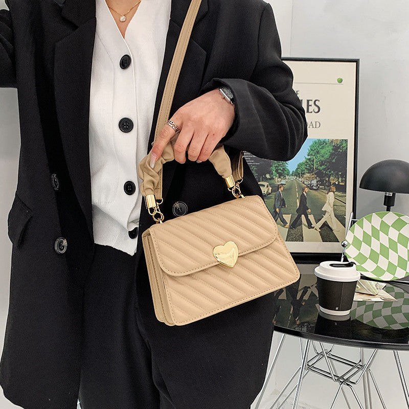 Women Handbags - Fashion Chain Shoulder Bags With Love Metal Design