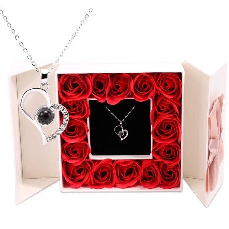 100 Languages "I Love You" Projection Necklace – Heart-Shaped Rose Gold Pendant