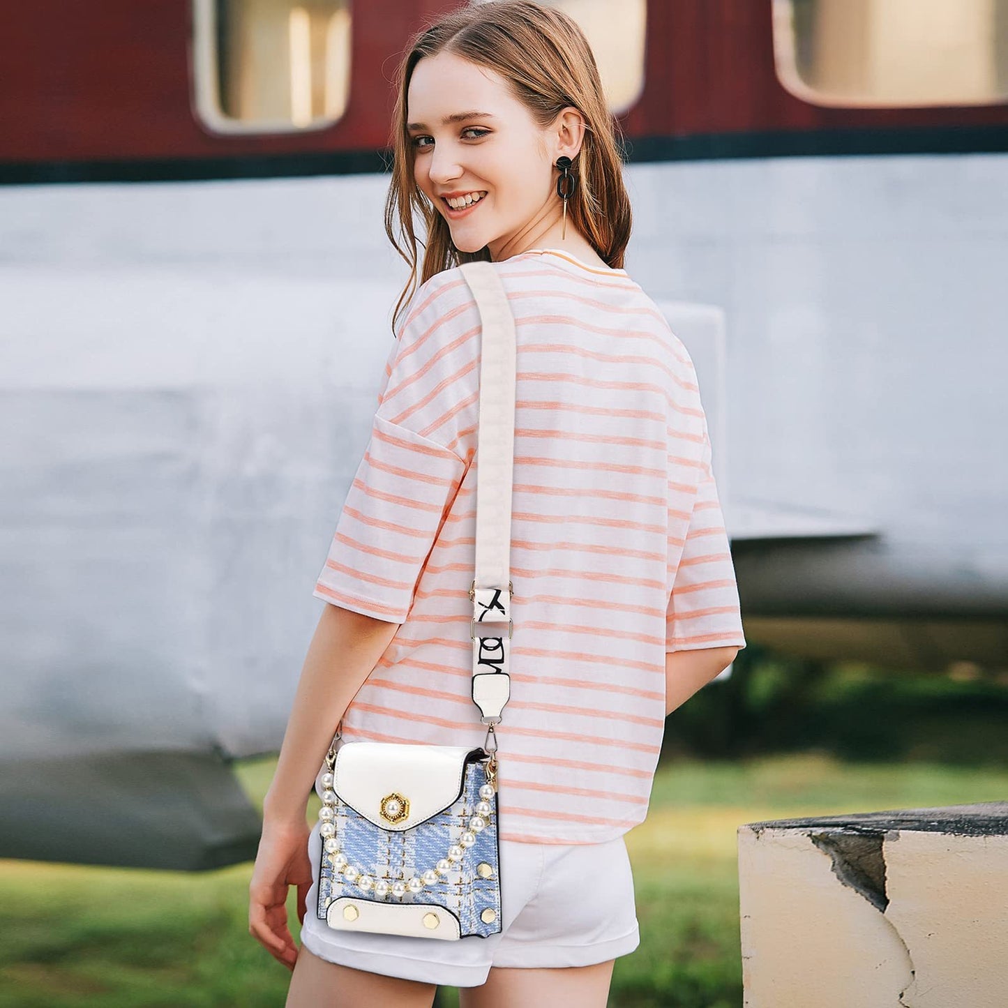 Women's Crossbody Bag --- Girl's Cute Princess Wallet Classic Shoulder Bag Summer Pearl Chain Phone Bag