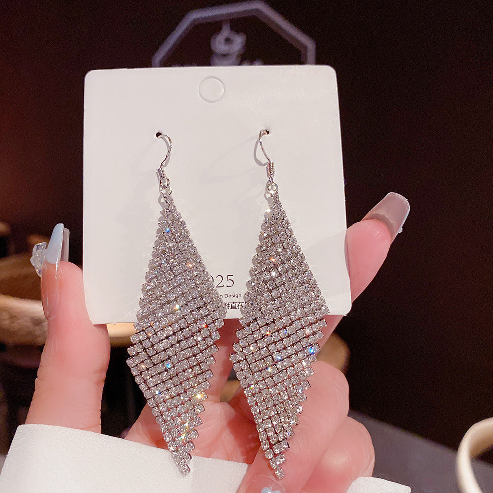 Sterling Silver Needle Light Luxury Pearl Earrings - Graceful Personality