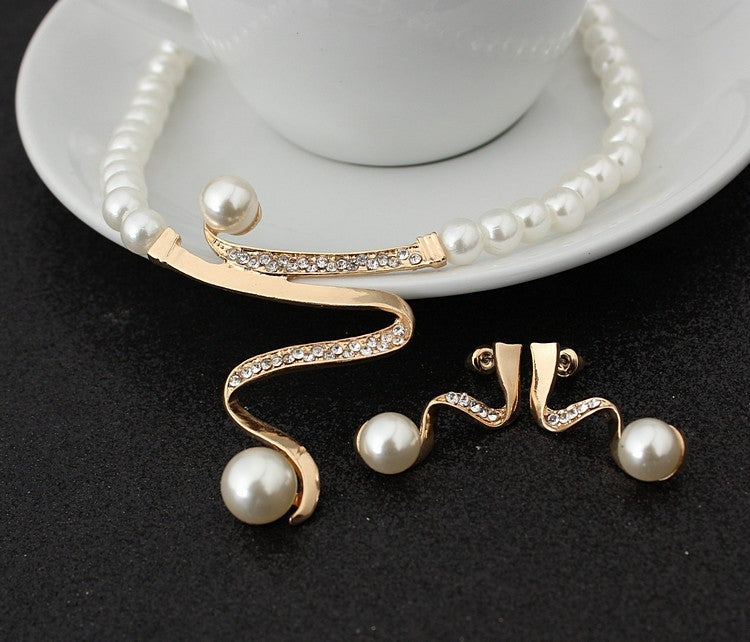 European Fashion Crystal Pearl Bridal Jewelry Set – Necklace & Earrings for Weddings (CMT058)