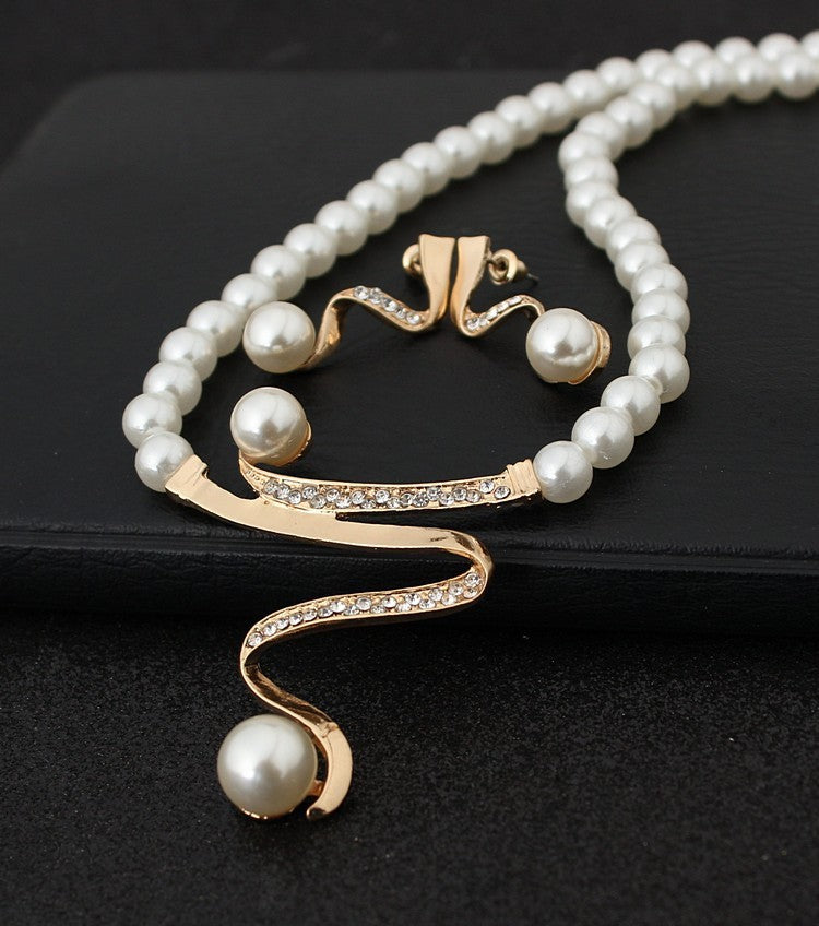 European Fashion Crystal Pearl Bridal Jewelry Set – Necklace & Earrings for Weddings (CMT058)