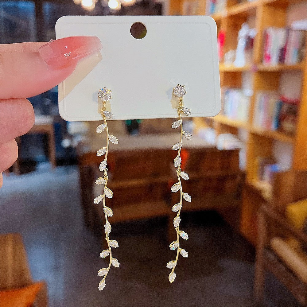 Sterling Silver Needle Light Luxury Pearl Earrings - Graceful Personality