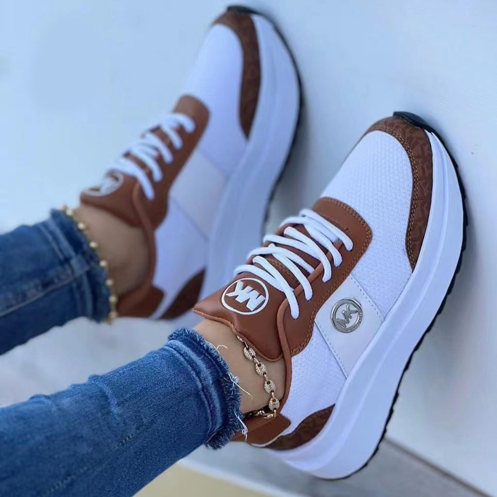 Casual lace-up sports shoes