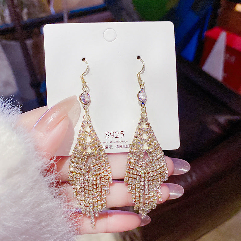 Sterling Silver Needle Light Luxury Pearl Earrings - Graceful Personality