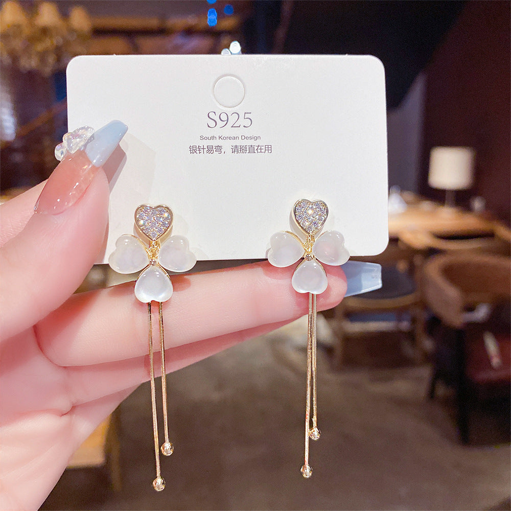 Sterling Silver Needle Light Luxury Pearl Earrings - Graceful Personality