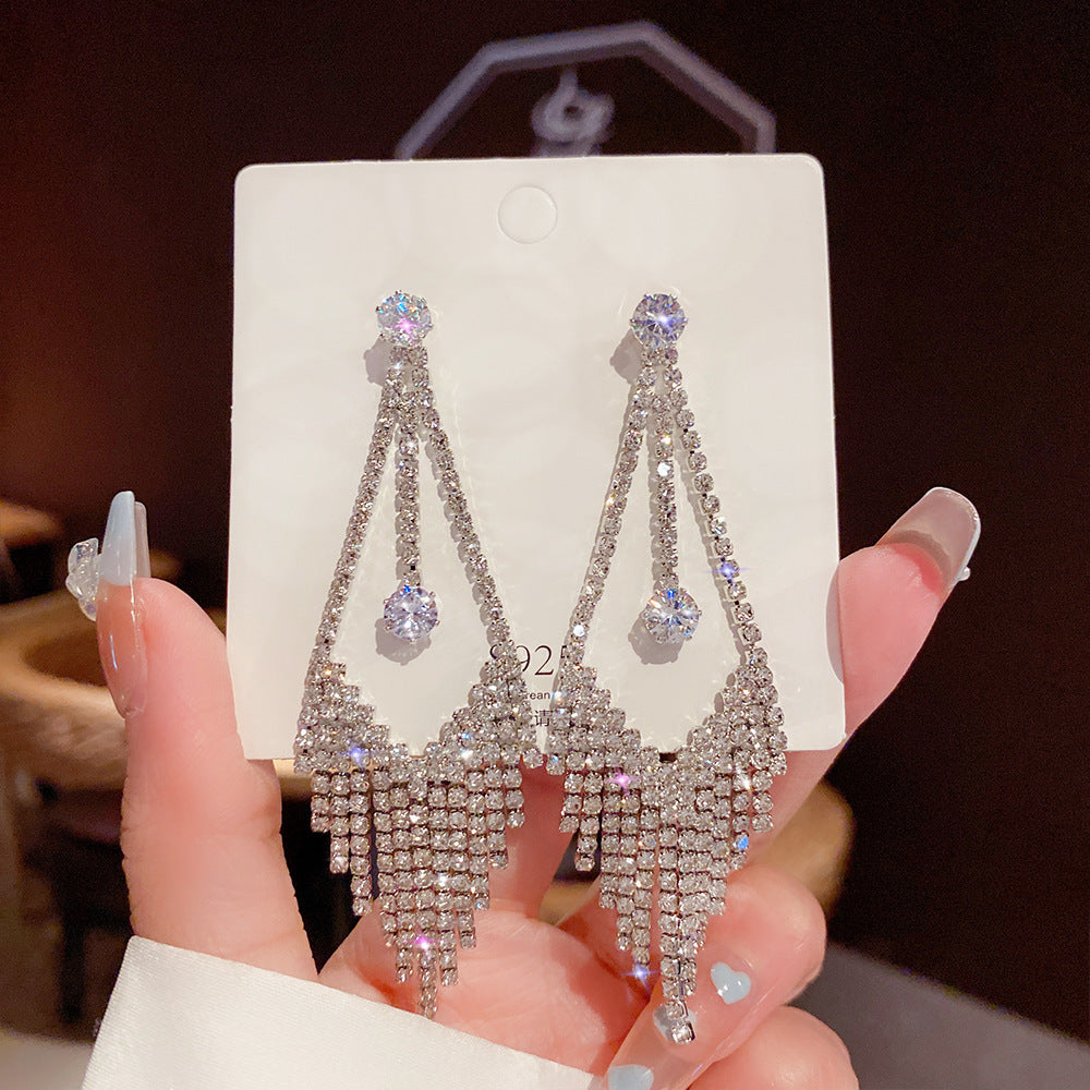 Sterling Silver Needle Light Luxury Pearl Earrings - Graceful Personality