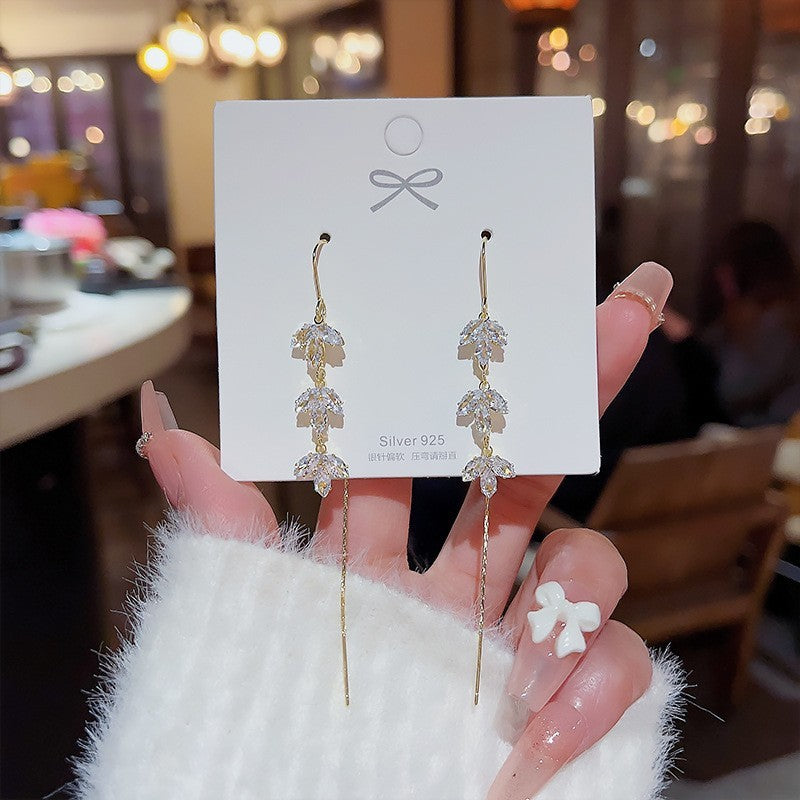 Sterling Silver Needle Light Luxury Pearl Earrings - Graceful Personality