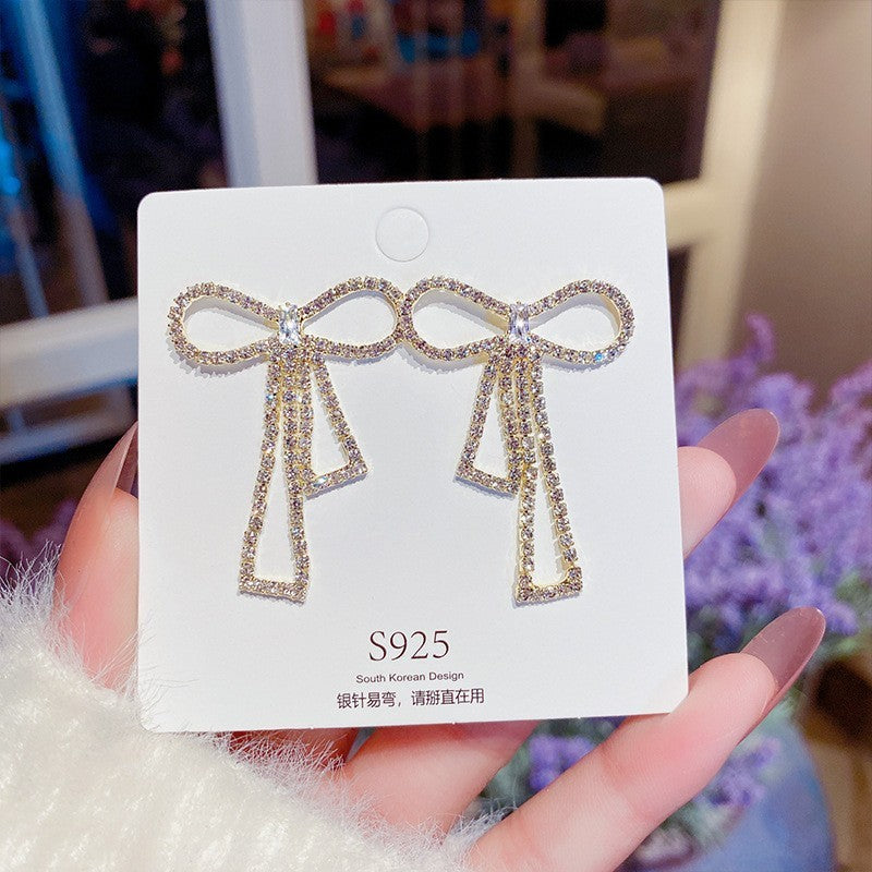 Sterling Silver Needle Light Luxury Pearl Earrings - Graceful Personality
